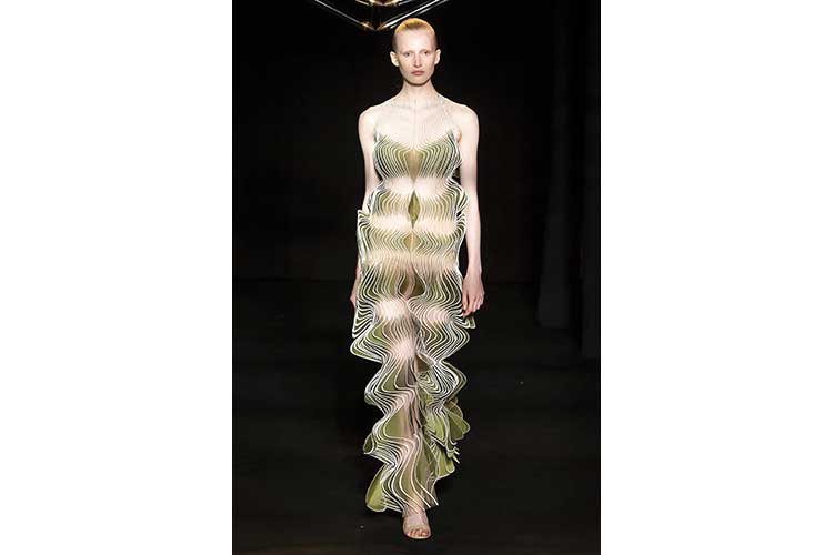 Paris HC fw 2018 Iris van Herpen 2